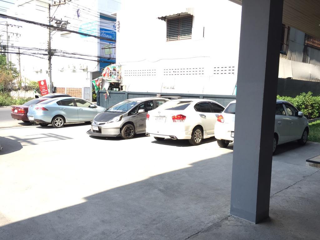 ホテル リンラダ ロフト レジデント チエンマイ エクステリア 写真